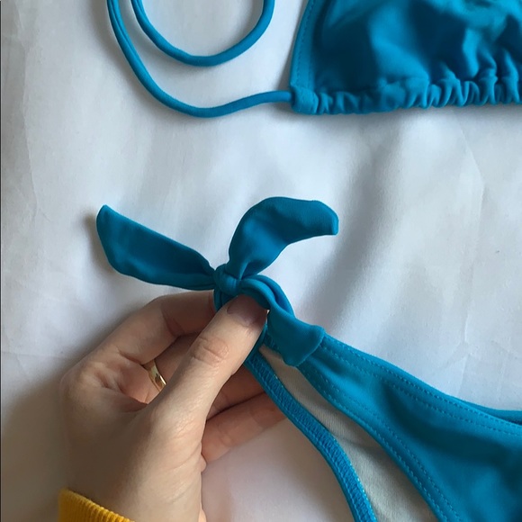 Bikini - Picture 3 of 3